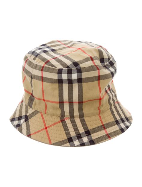 reversible Burberry bucket hat